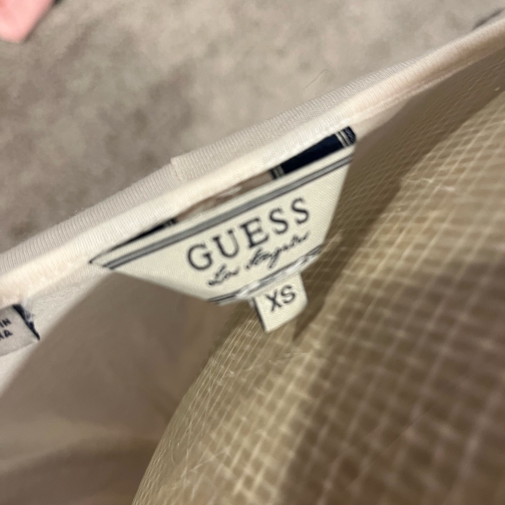 GUESS blouse - Picture 2 of 2
